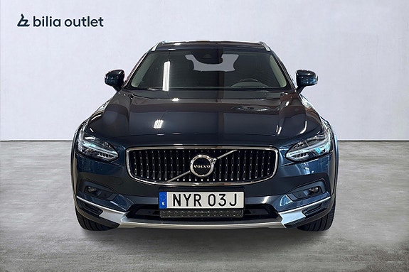 Volvo V90 Cross Country 3 of 26