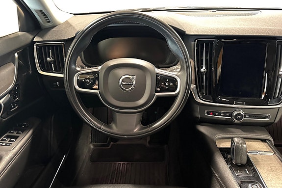 Volvo V90 Cross Country 13 of 26