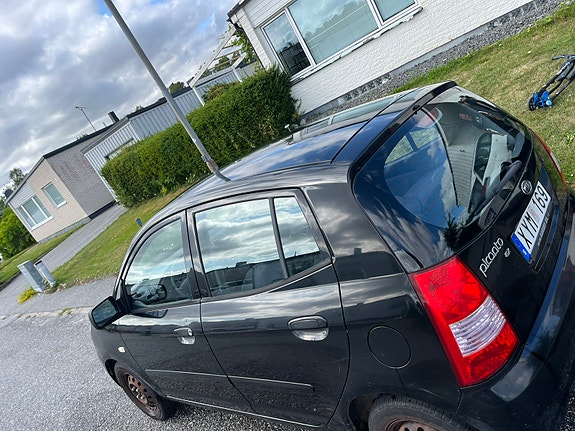 Kia Picanto 3 of 7