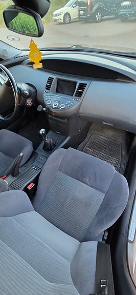 Nissan Primera 8 of 12