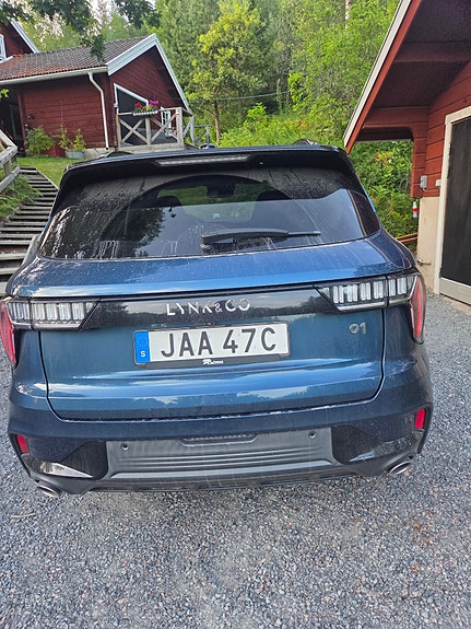 Lynk & Co 01 2 of 4