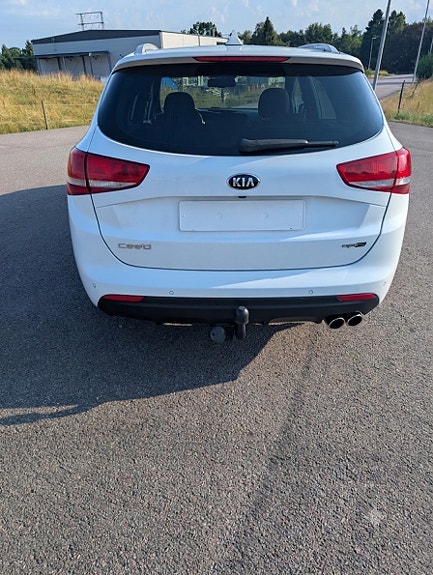 Kia Ceed 3 of 23