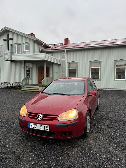 Volkswagen Golf V 2 of 5