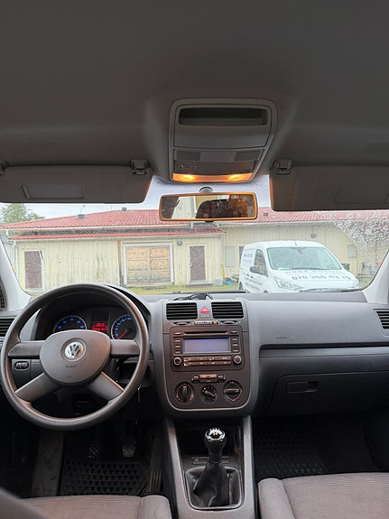 Volkswagen Golf V 5 of 5