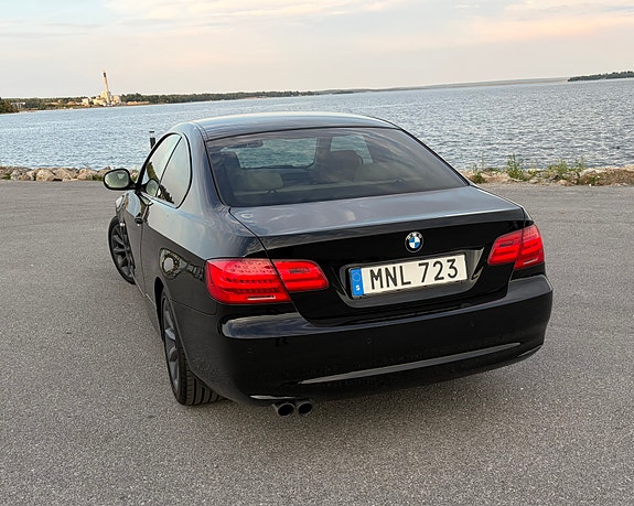 BMW 325i 4 of 4