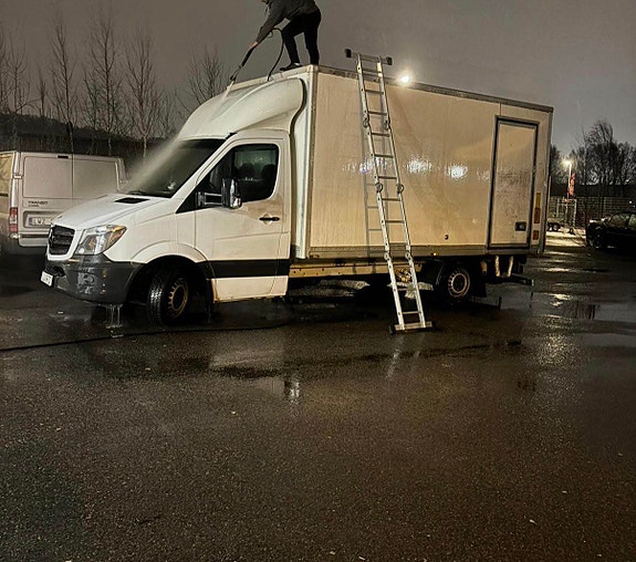 Mercedes-Benz Sprinter 316 2 of 3
