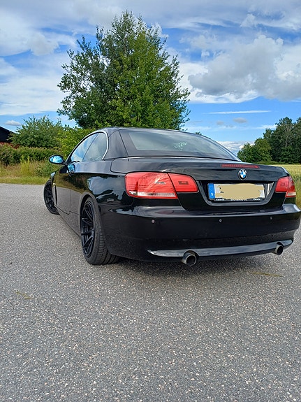 BMW 335i 5 of 11