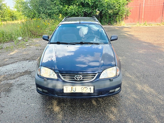 Toyota Avensis 7 of 15
