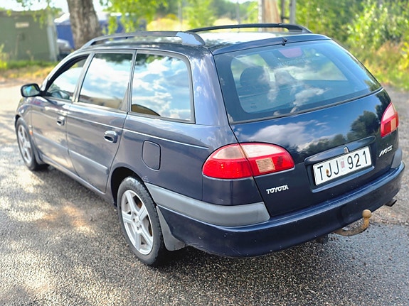 Toyota Avensis 9 of 15