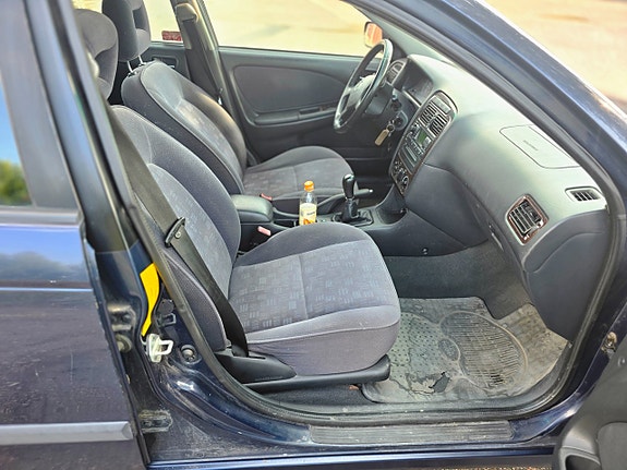 Toyota Avensis 14 of 15