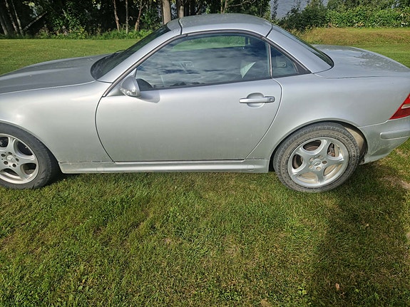 Mercedes-Benz SLK200 6 of 6
