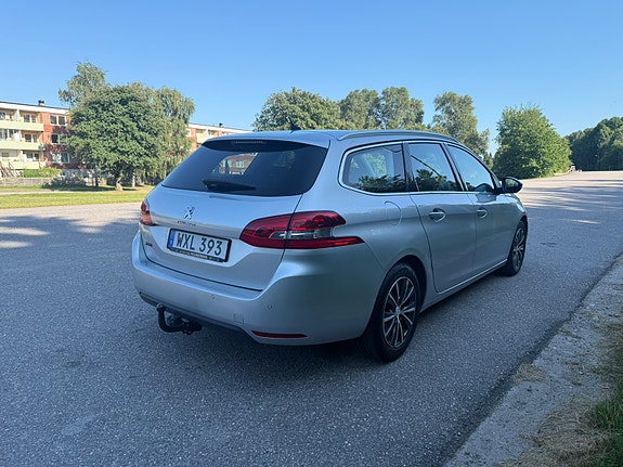 Peugeot 308 SW 4 of 7