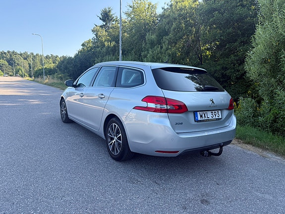 Peugeot 308 SW 3 of 7