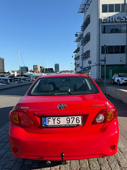 Toyota Corolla 3 of 8