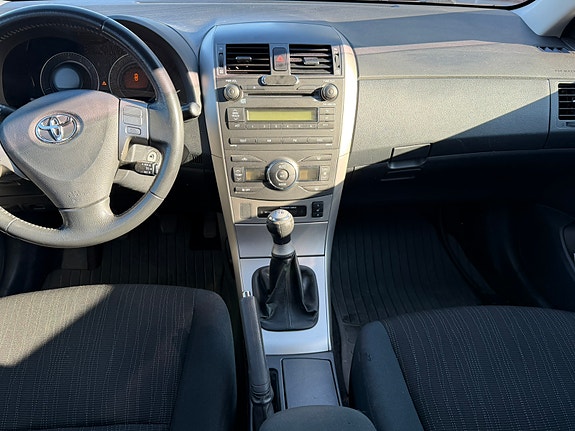Toyota Corolla 7 of 8