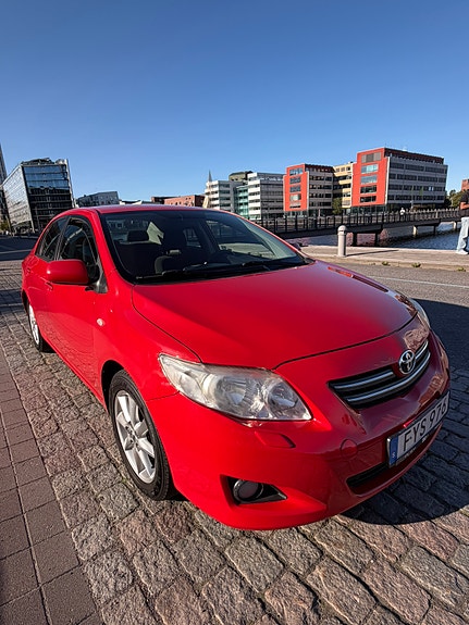 Toyota Corolla 4 of 8