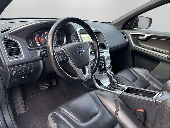 Volvo XC60 11 of 26