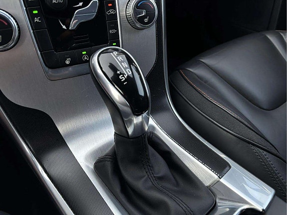 Volvo XC60 14 of 26