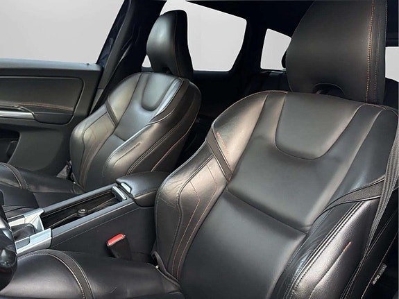 Volvo XC60 9 of 26