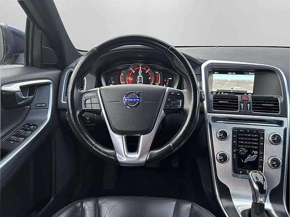 Volvo XC60 12 of 26