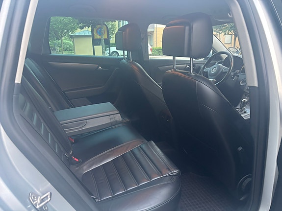 Volkswagen Passat 13 of 18