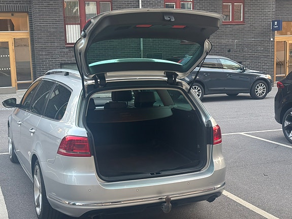 Volkswagen Passat 12 of 18