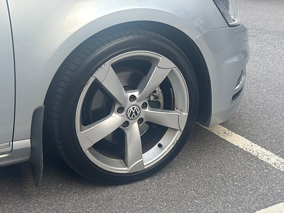 Volkswagen Passat 7 of 18