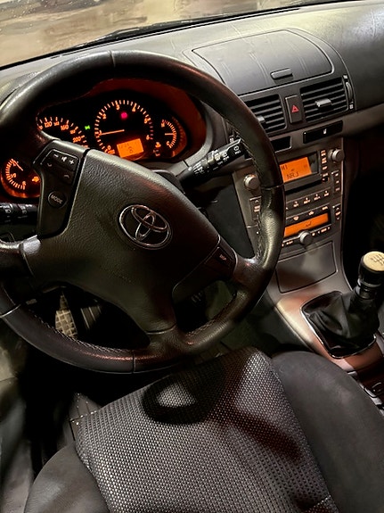 Toyota Avensis 4 of 7