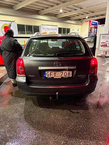 Toyota Avensis 7 of 7