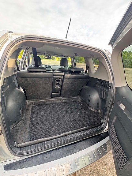 Toyota RAV4 21 of 24