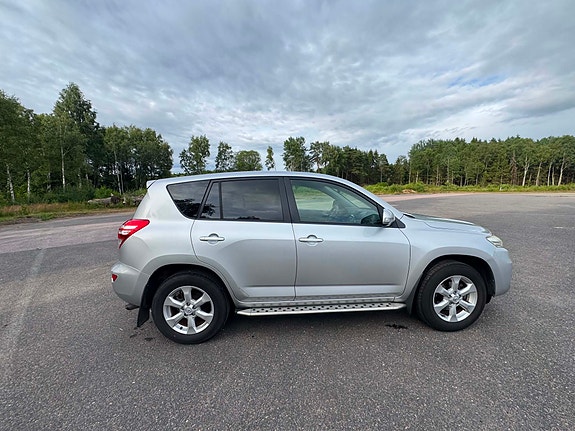 Toyota RAV4 19 of 24