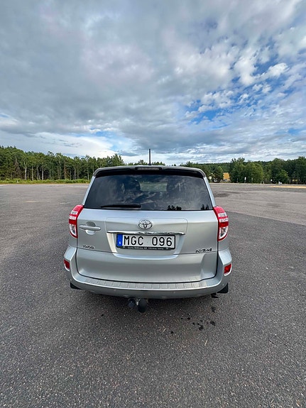 Toyota RAV4 22 of 24