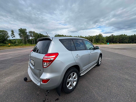 Toyota RAV4 17 of 24