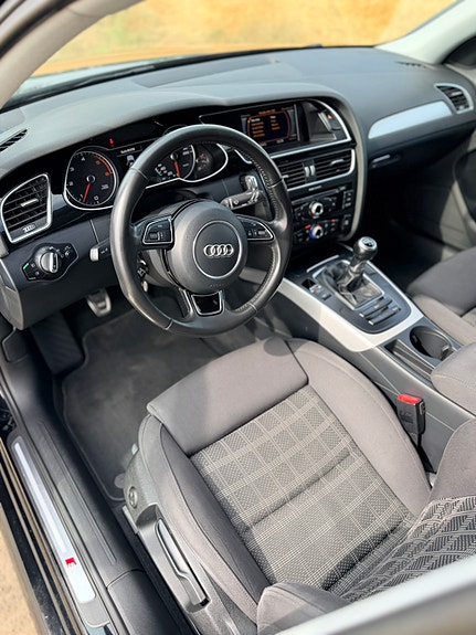 Audi A4 9 of 17