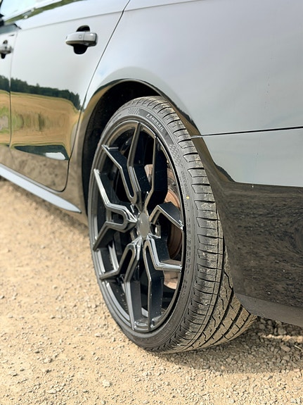 Audi A4 7 of 17