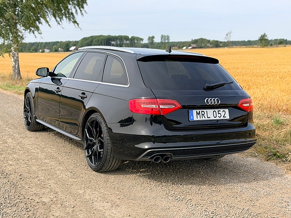 Audi A4 2 of 17