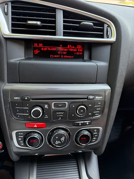 Citroen C4 3 of 12
