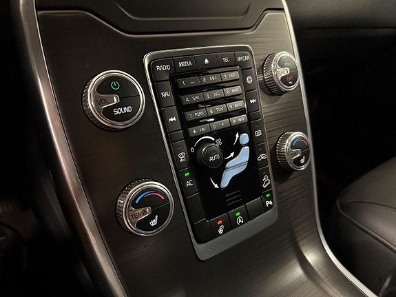 Volvo XC70 19 of 21
