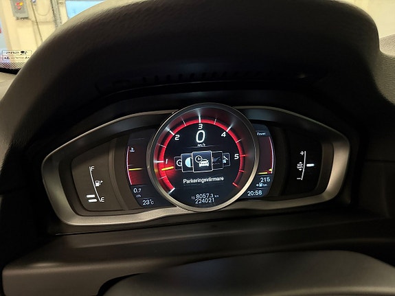 Volvo XC70 15 of 21