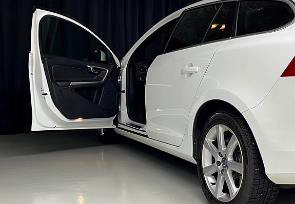 Volvo V60 7 of 14
