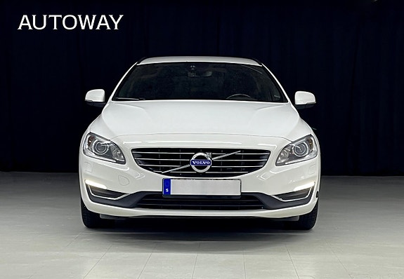 Volvo V60 2 of 14