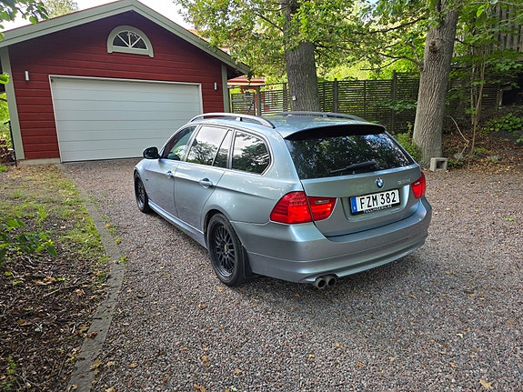 BMW 325d 3 of 7