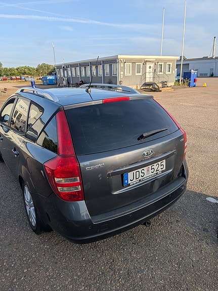 Kia Ceed 2 of 8