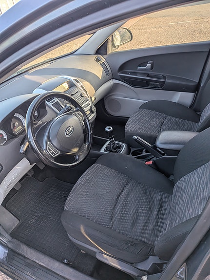 Kia Ceed 3 of 8