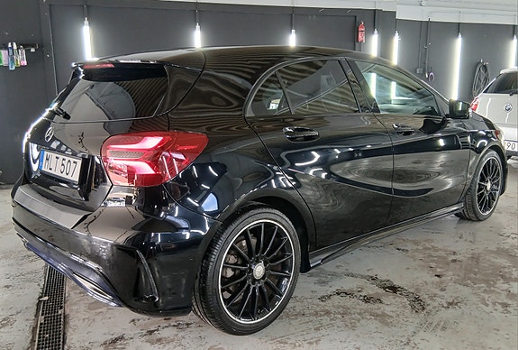 Mercedes-Benz A180 7 of 15
