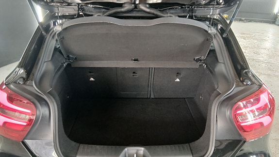 Mercedes-Benz A180 14 of 15