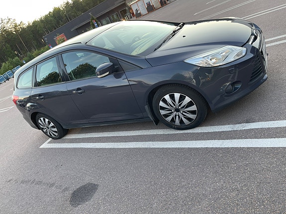 Ford Focus 2 of 5