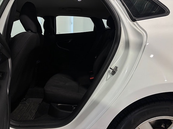 Volvo V40 15 of 30
