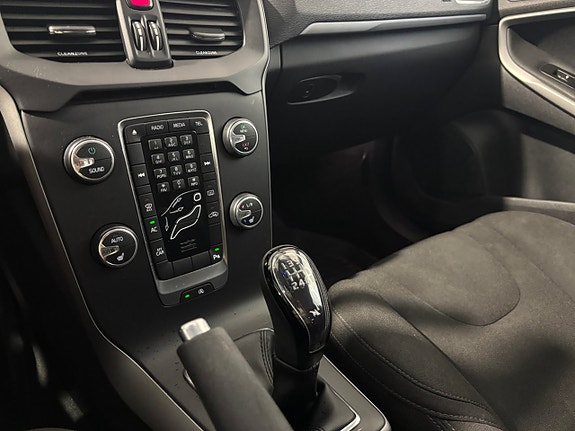 Volvo V40 26 of 30