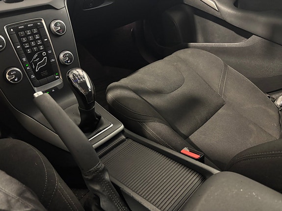 Volvo V40 25 of 30